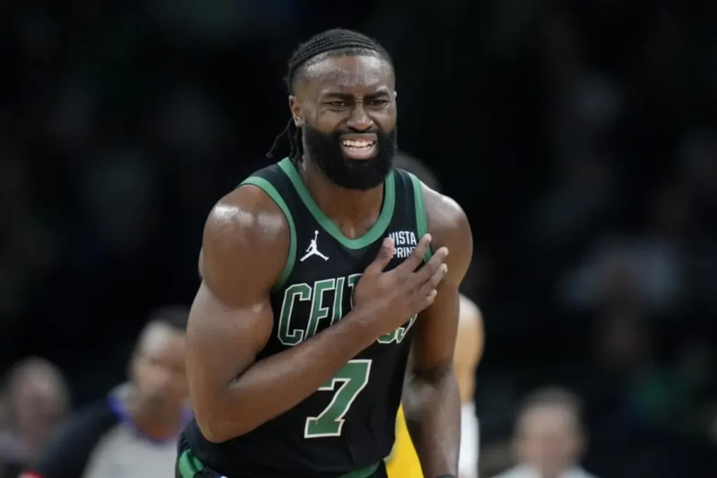 El drama de los Celtics que no cesa: Brown sufre el desgarro de un menisco